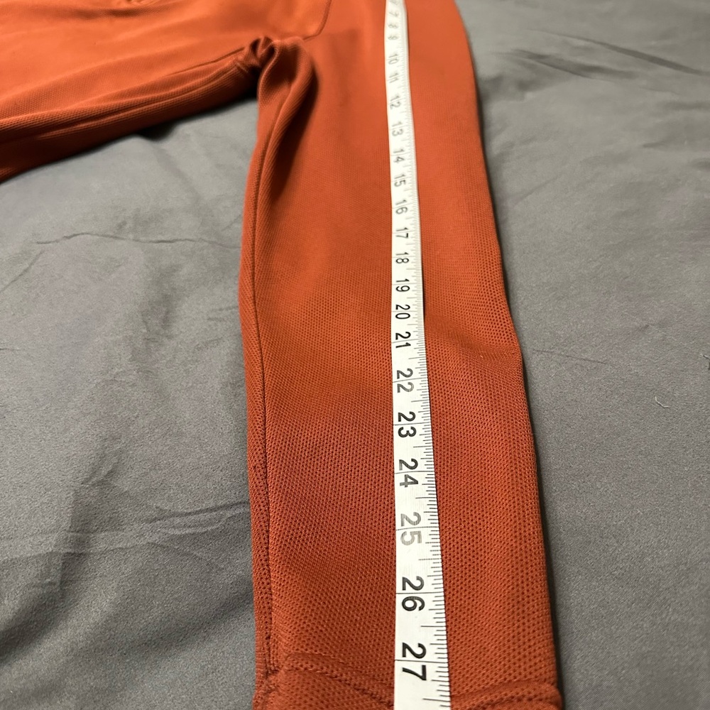 Men’s Columbia zip up sweater.